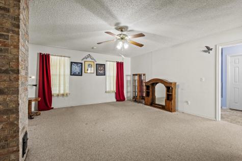 1858 Farm Road 1506 Paris TX 75460