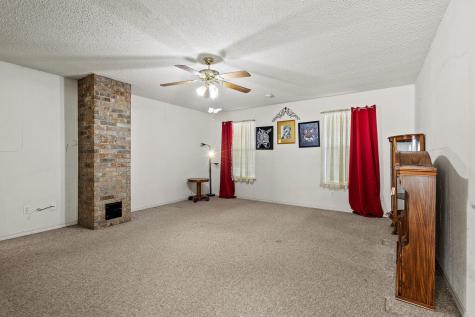 1858 Farm Road 1506 Paris TX 75460