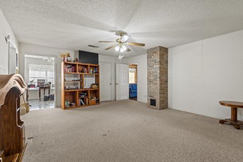 1858 Farm Road 1506 Paris TX 75460