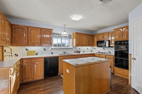 1858 Farm Road 1506 Paris TX 75460