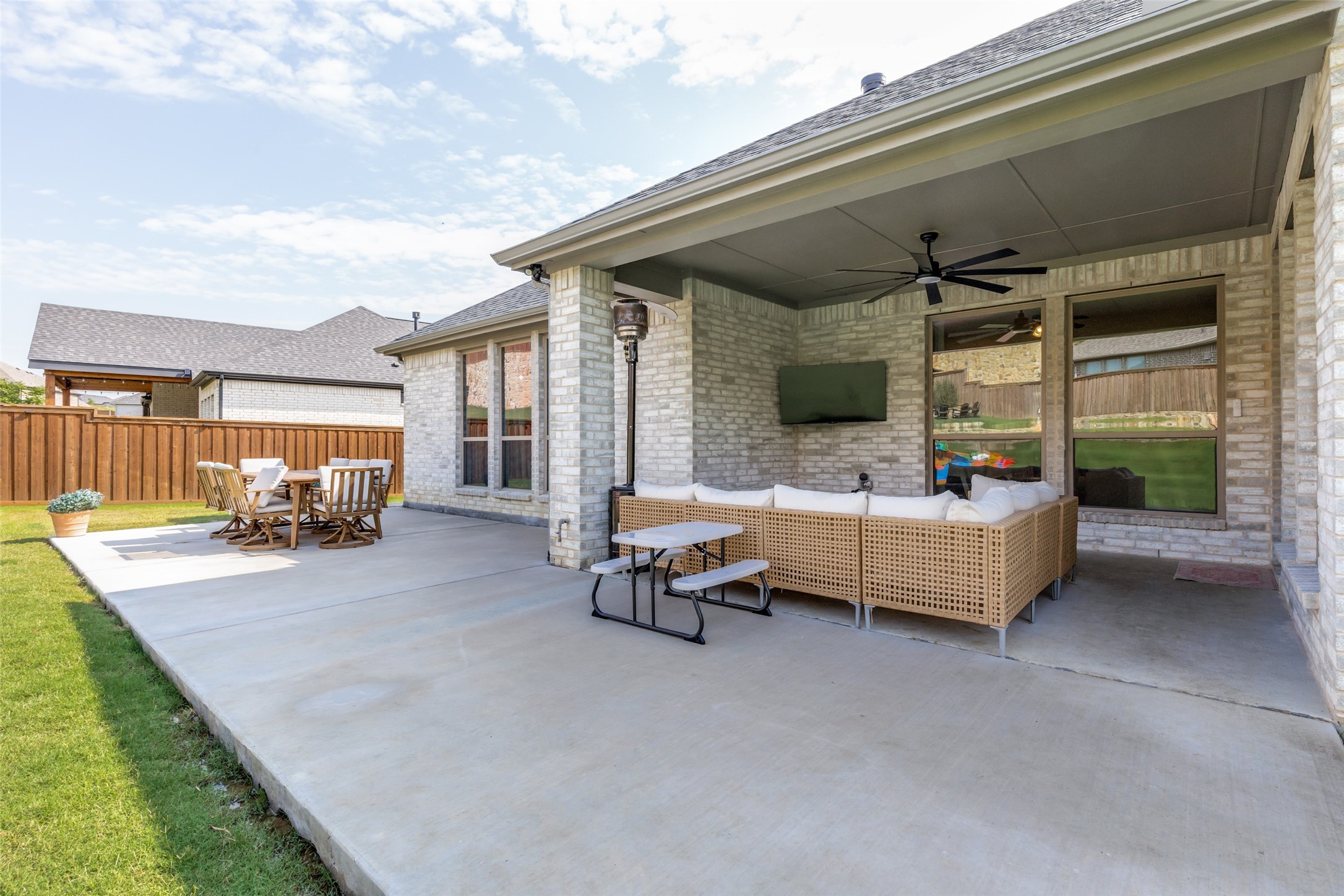 141 Longhorn Bend Rhome TX 76078