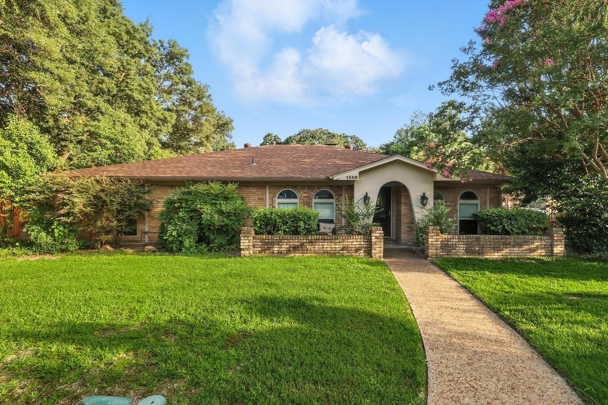 1306 Drexel Drive Irving TX 75061