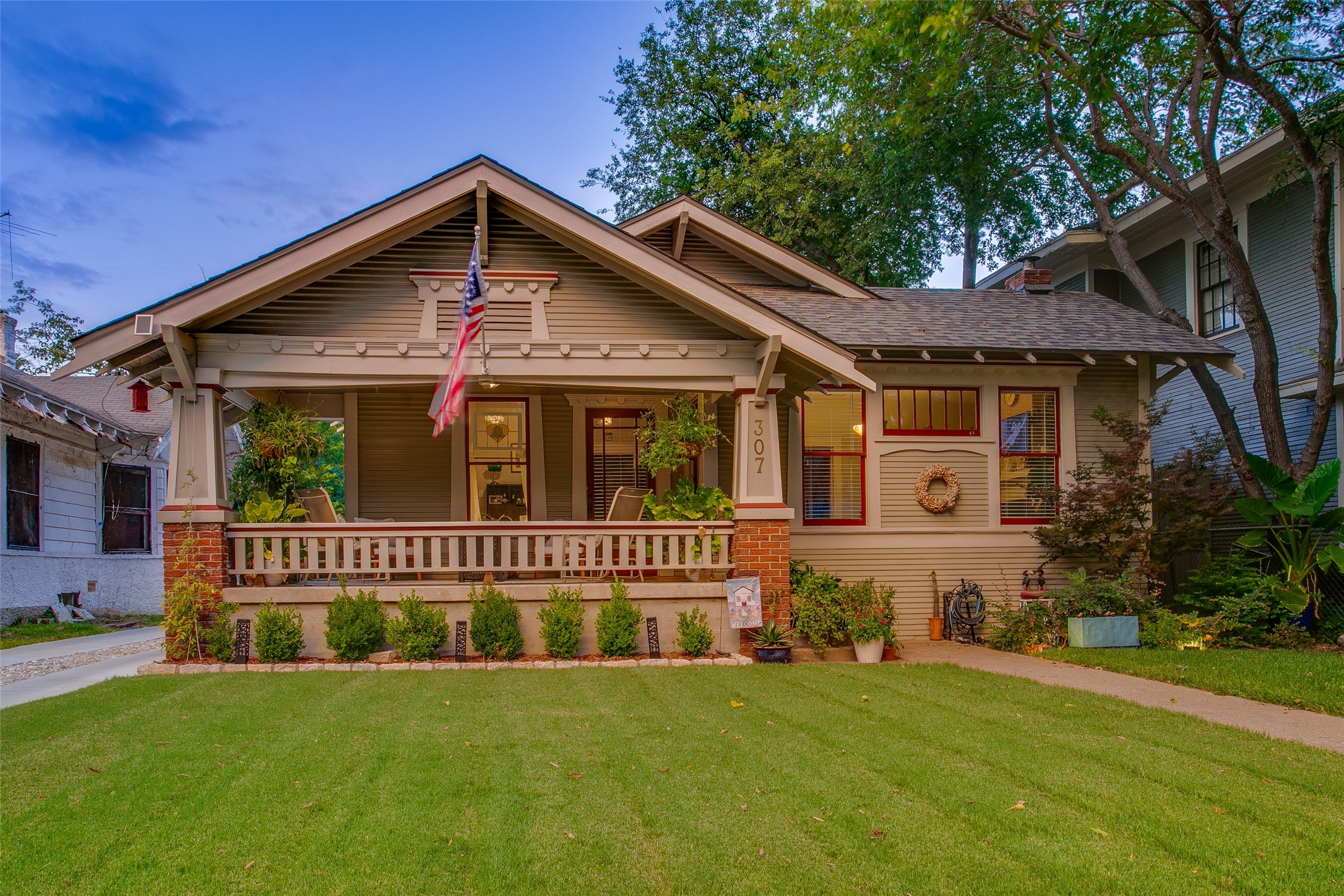 307 S Rosemont Avenue Dallas TX 75208