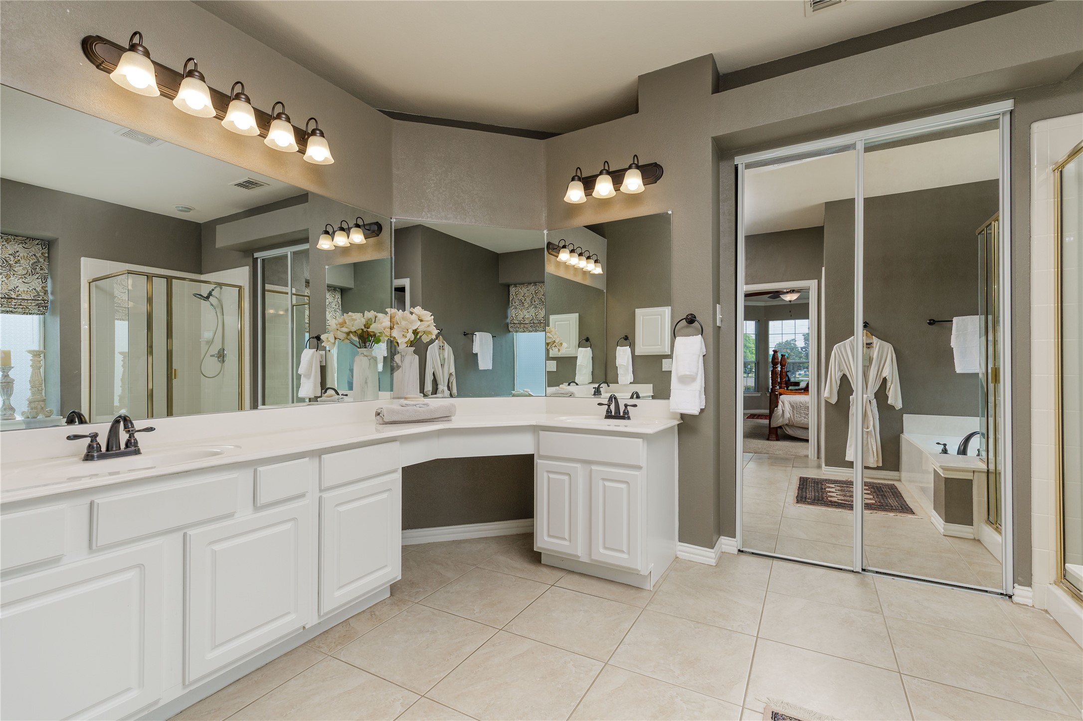 1506 Turning Leaf Lane Garland TX 75040
