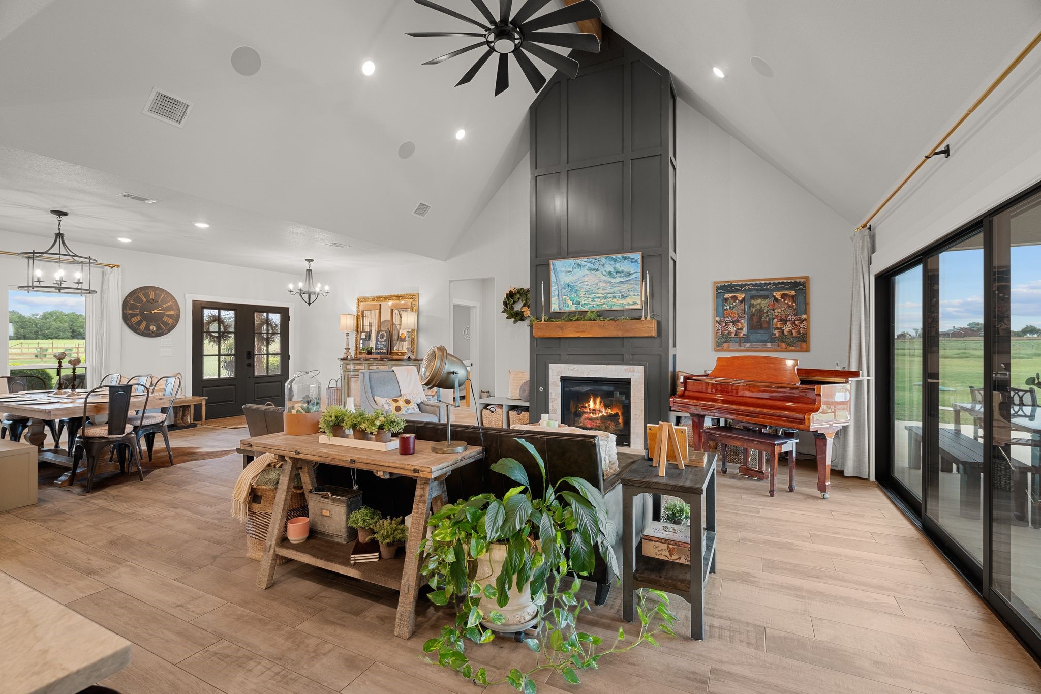 109 County Road 2696 Alvord TX 76225