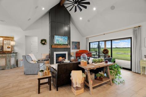 109 County Road 2696 Alvord TX 76225