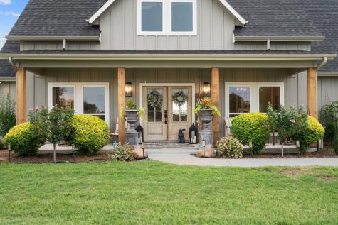 109 County Road 2696 Alvord TX 76225