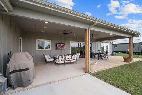 109 County Road 2696 Alvord TX 76225