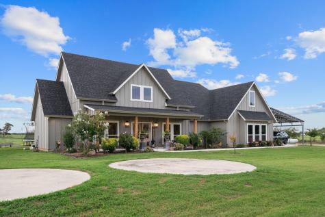 109 County Road 2696 Alvord TX 76225