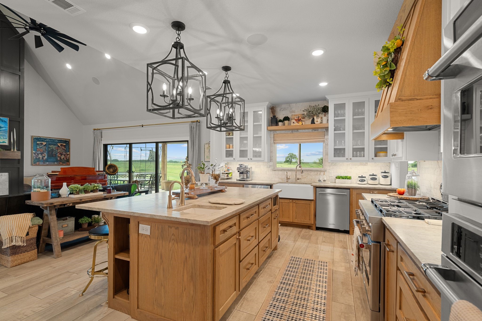109 County Road 2696 Alvord TX 76225
