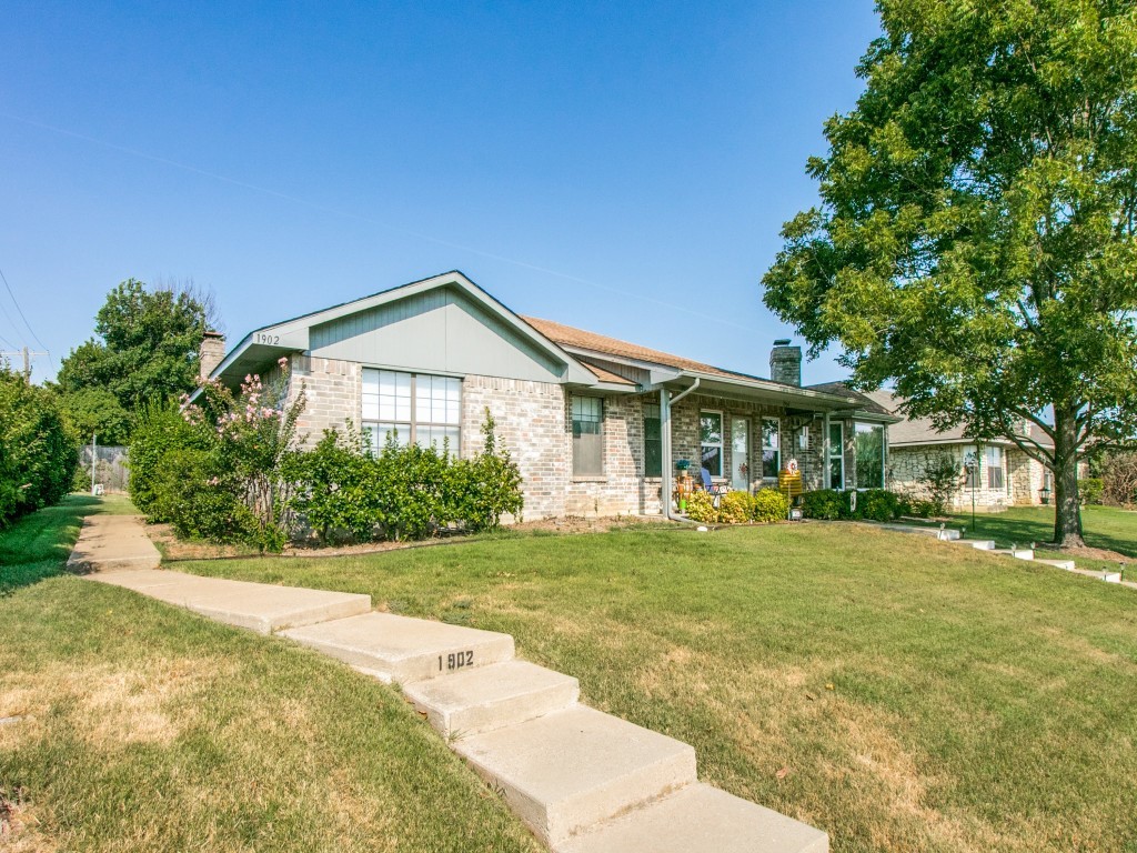 1902 Teton Trail Lewisville TX 75077