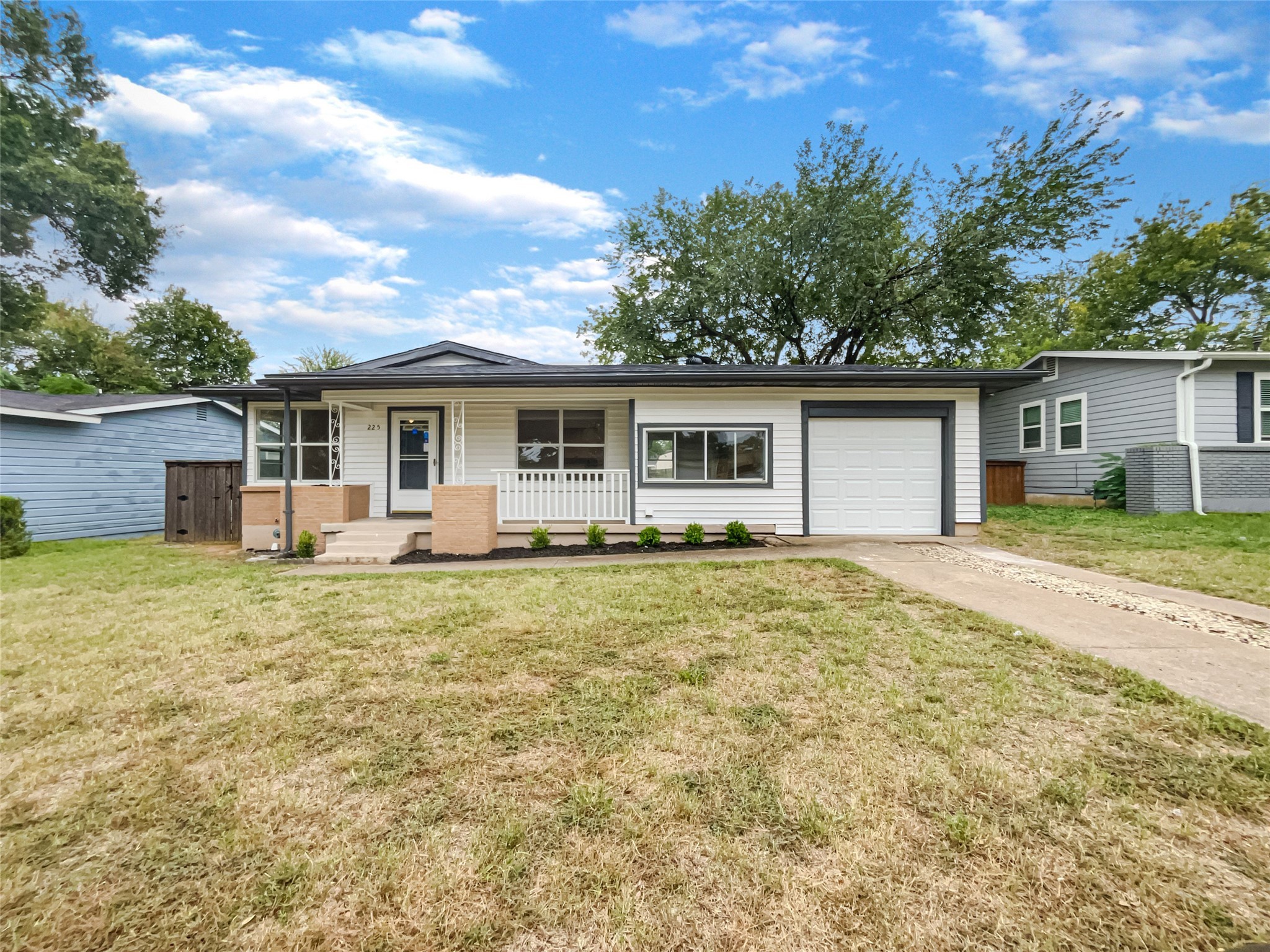 225 W Cedar Street Hurst TX 76053