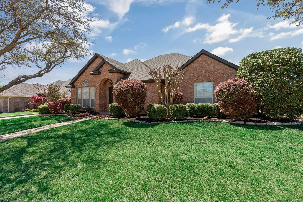 8100 Vine Wood Drive North Richland Hills TX 76182
