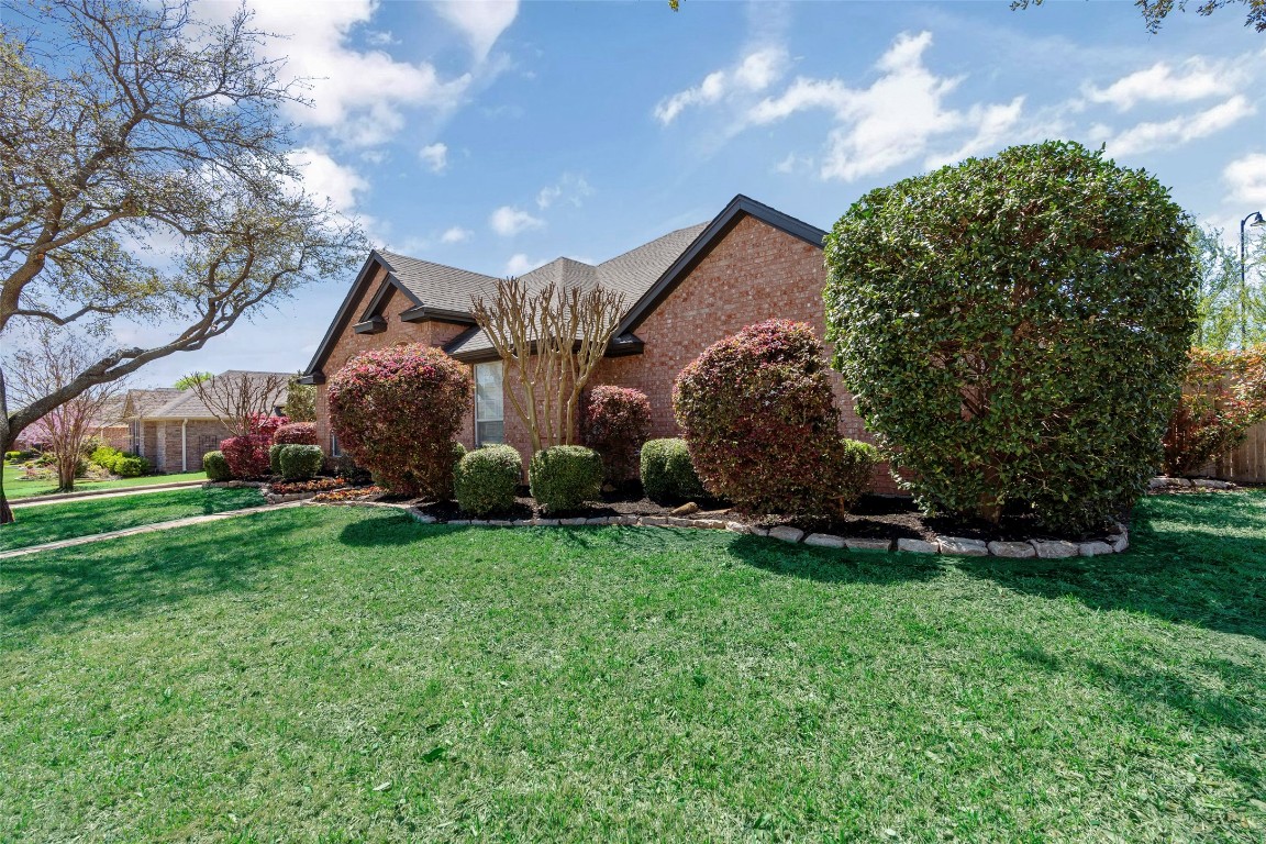8100 Vine Wood Drive North Richland Hills TX 76182