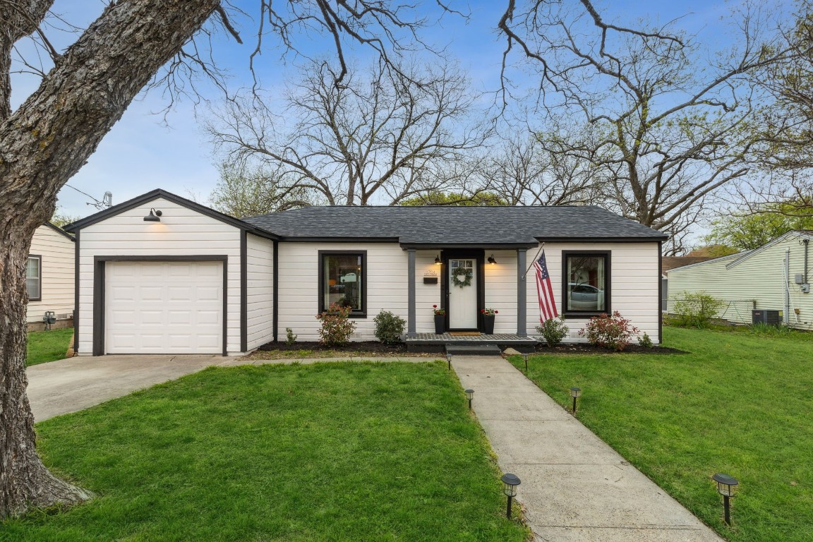 1704 Oak Street Mckinney TX 75069