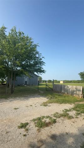 709 W Live Oak Street Alvord TX 76225