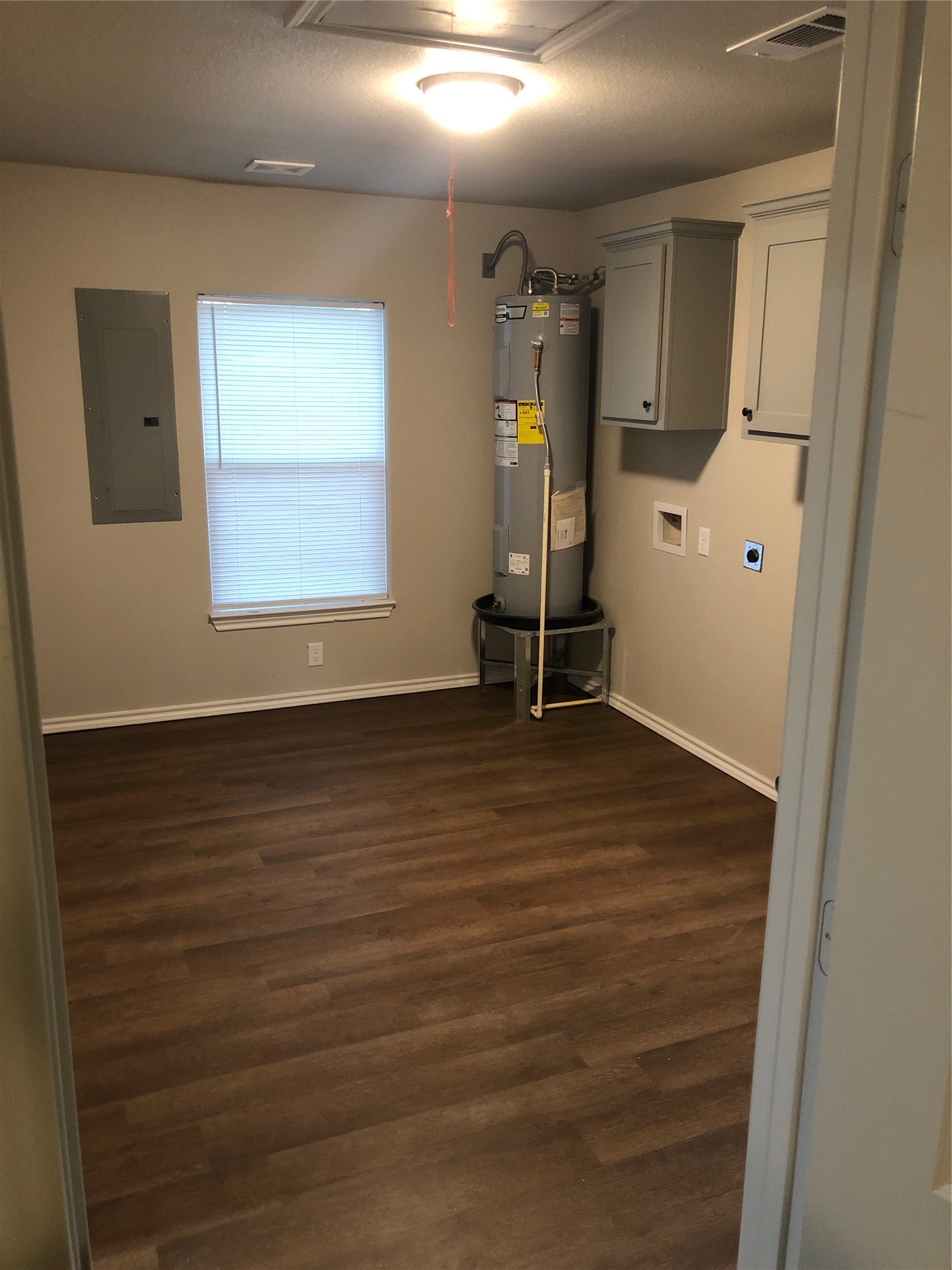 709 W Live Oak Street Alvord TX 76225