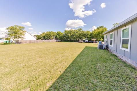 709 W Live Oak Street Alvord TX 76225