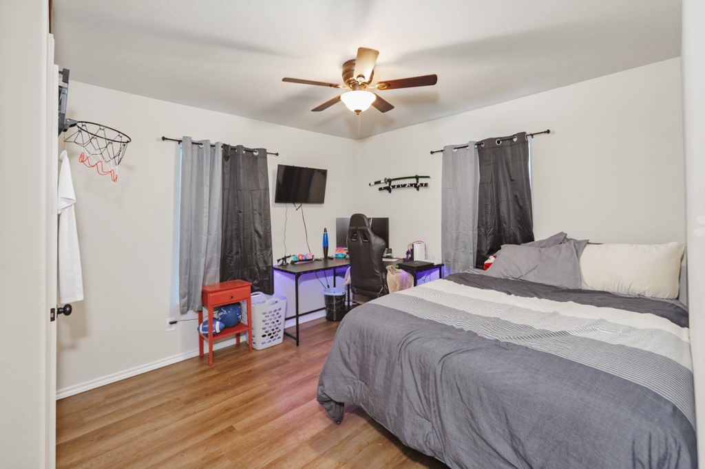 709 W Live Oak Street Alvord TX 76225