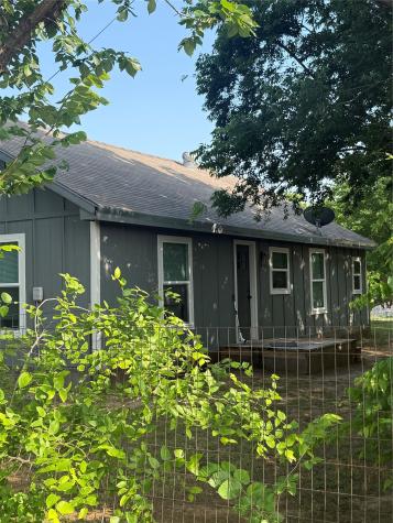 709 W Live Oak Street Alvord TX 76225