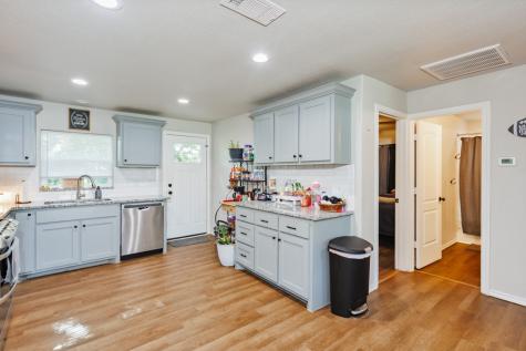 709 W Live Oak Street Alvord TX 76225