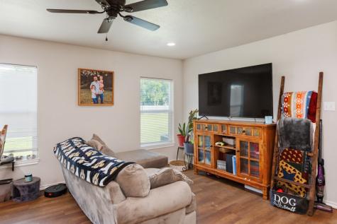 709 W Live Oak Street Alvord TX 76225