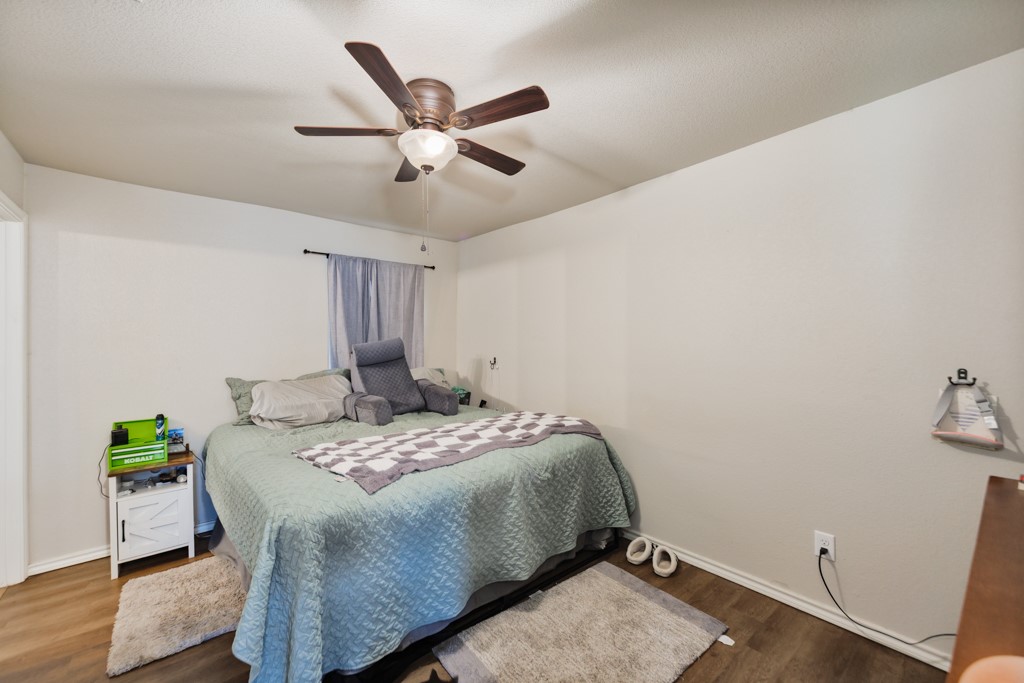 709 W Live Oak Street Alvord TX 76225