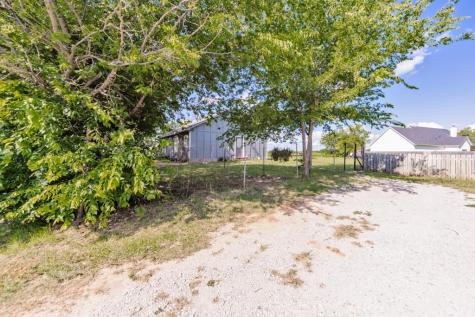 709 W Live Oak Street Alvord TX 76225