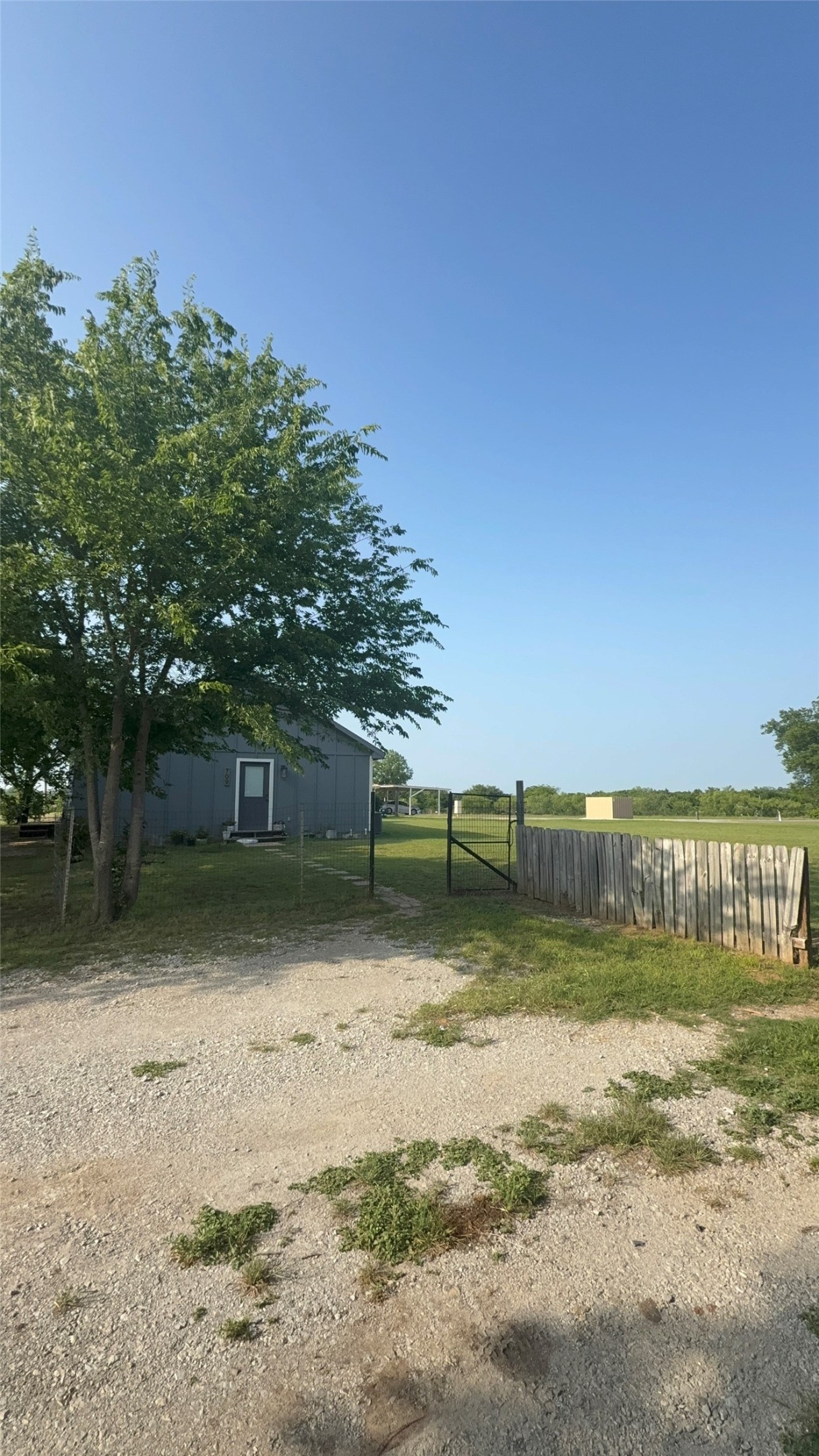 709 W Live Oak Street Alvord TX 76225