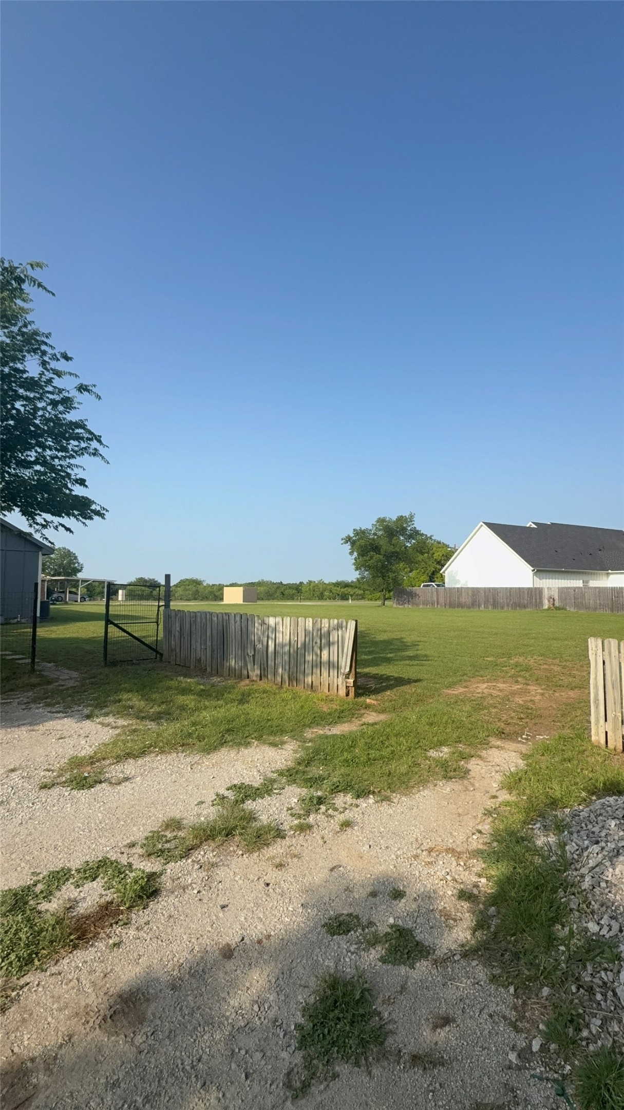 709 W Live Oak Street Alvord TX 76225
