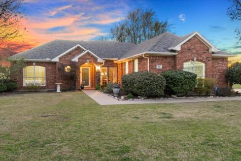 816 N Hardeman Circle Justin TX 76247