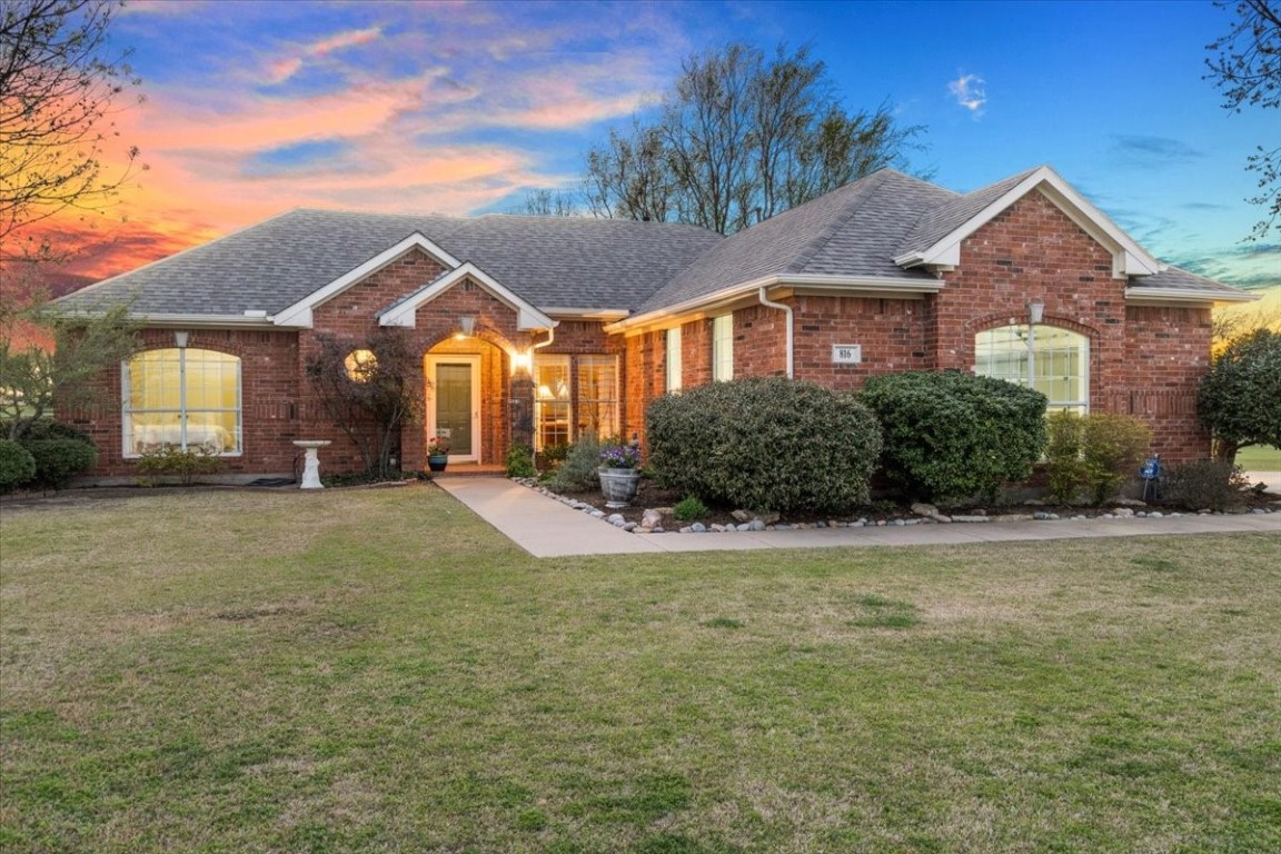 816 N Hardeman Circle Justin TX 76247