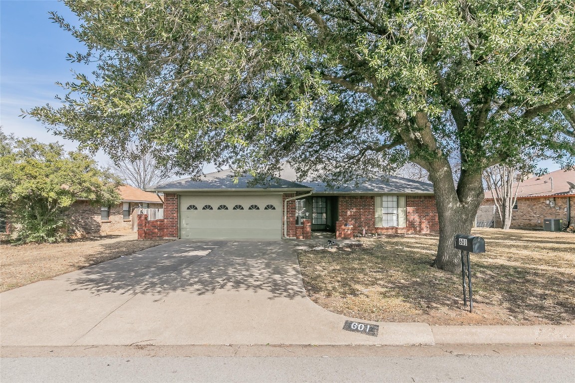 601 Porter Avenue Crowley TX 76036
