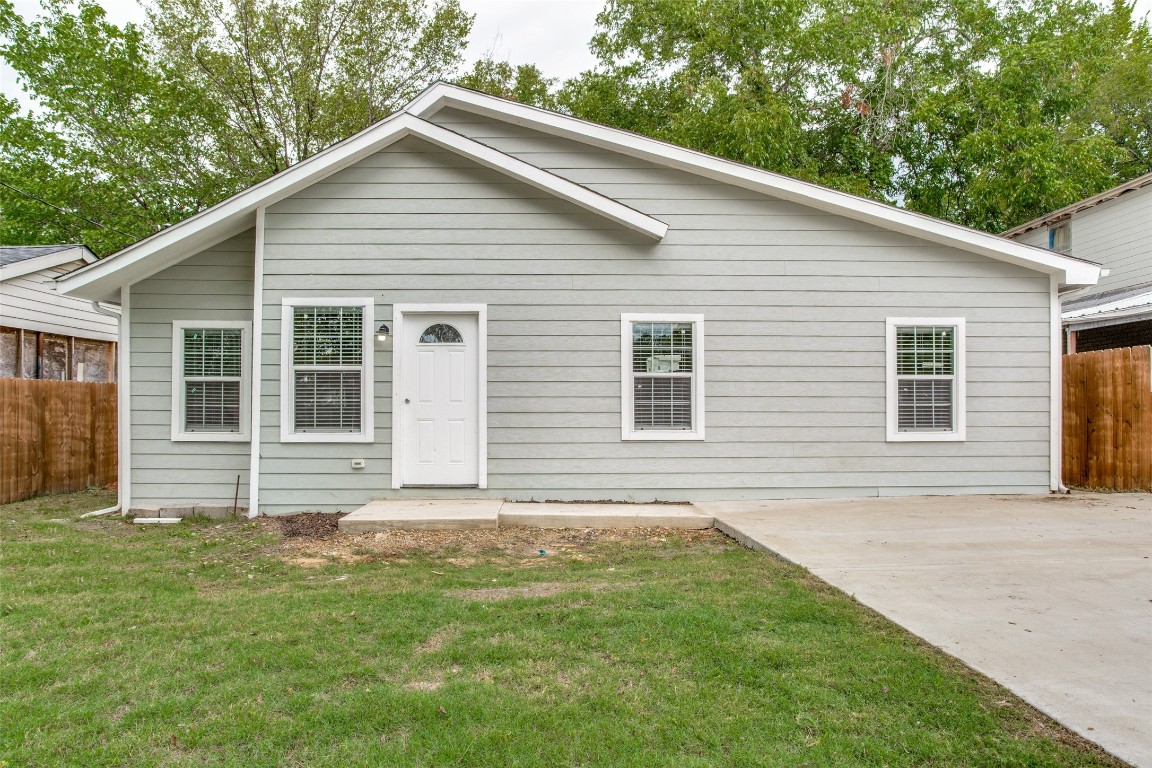 747 Elkhart Avenue Dallas TX 75217