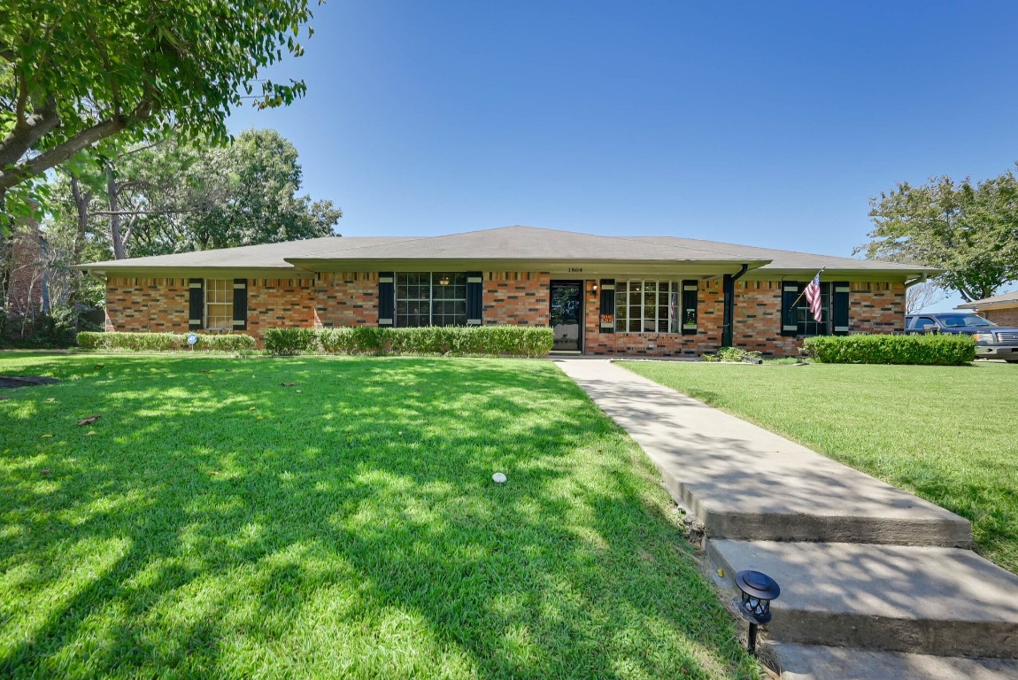 1804 Glenbrook Street Corsicana TX 75110