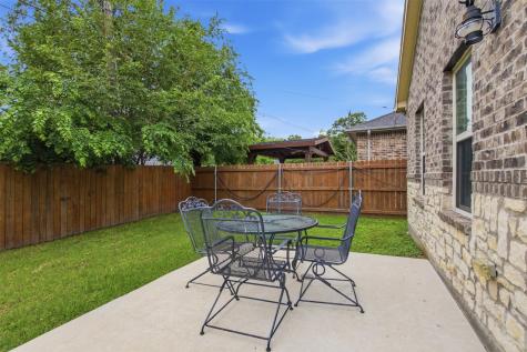 1505 Lakeview Drive Grand Prairie TX 75051