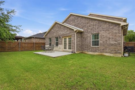 1505 Lakeview Drive Grand Prairie TX 75051