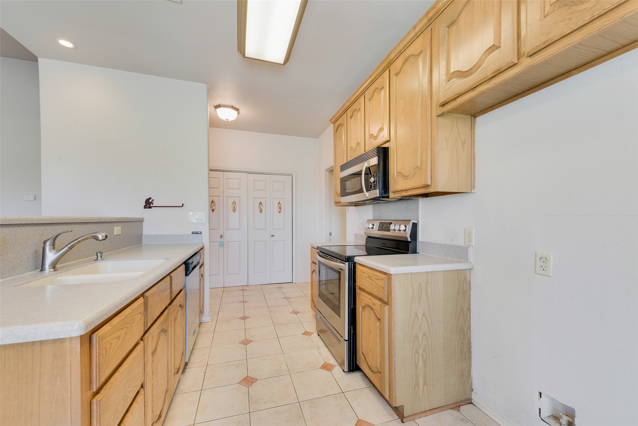9913 Fm 740 Mesquite TX 75126