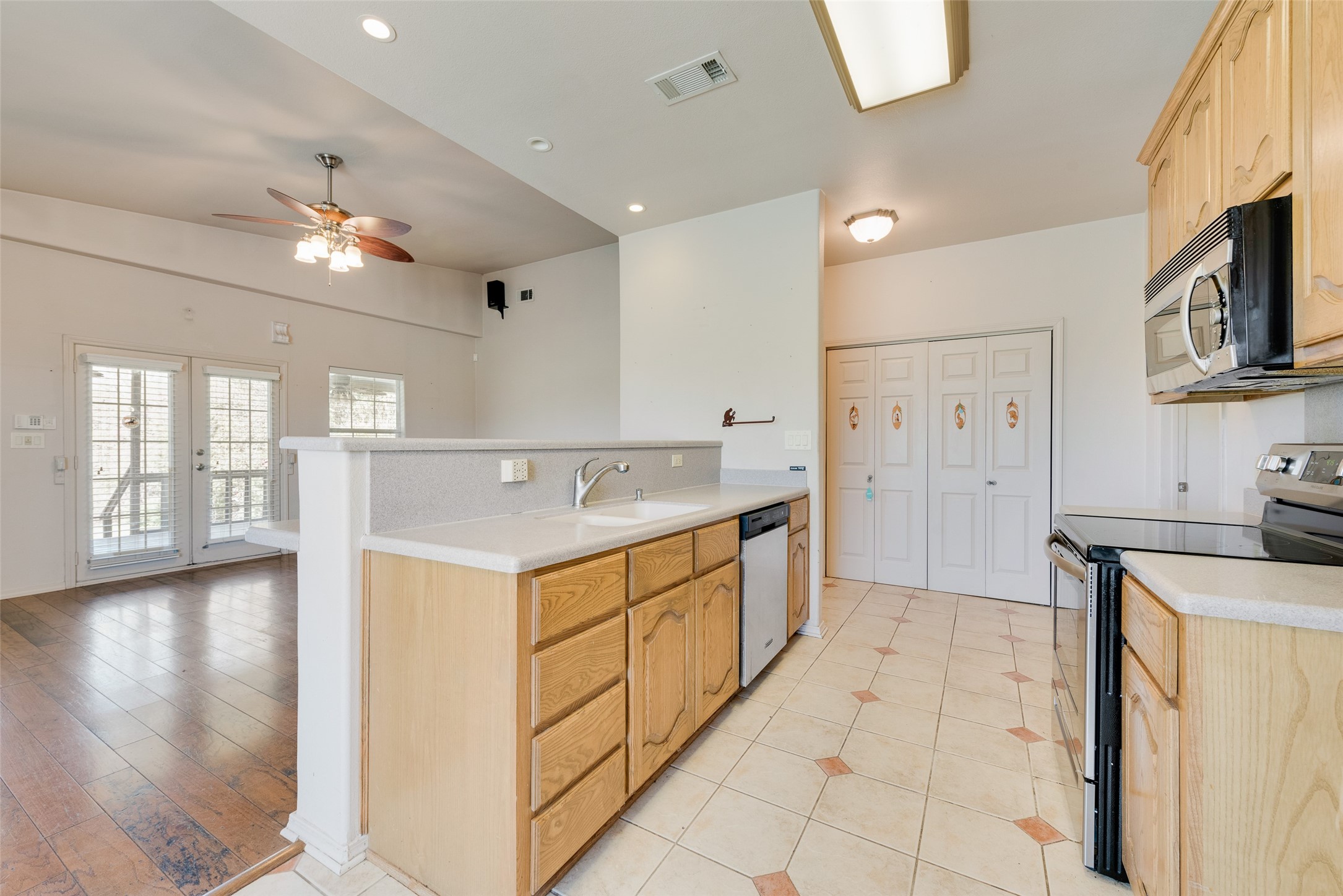 9913 Fm 740 Mesquite TX 75126