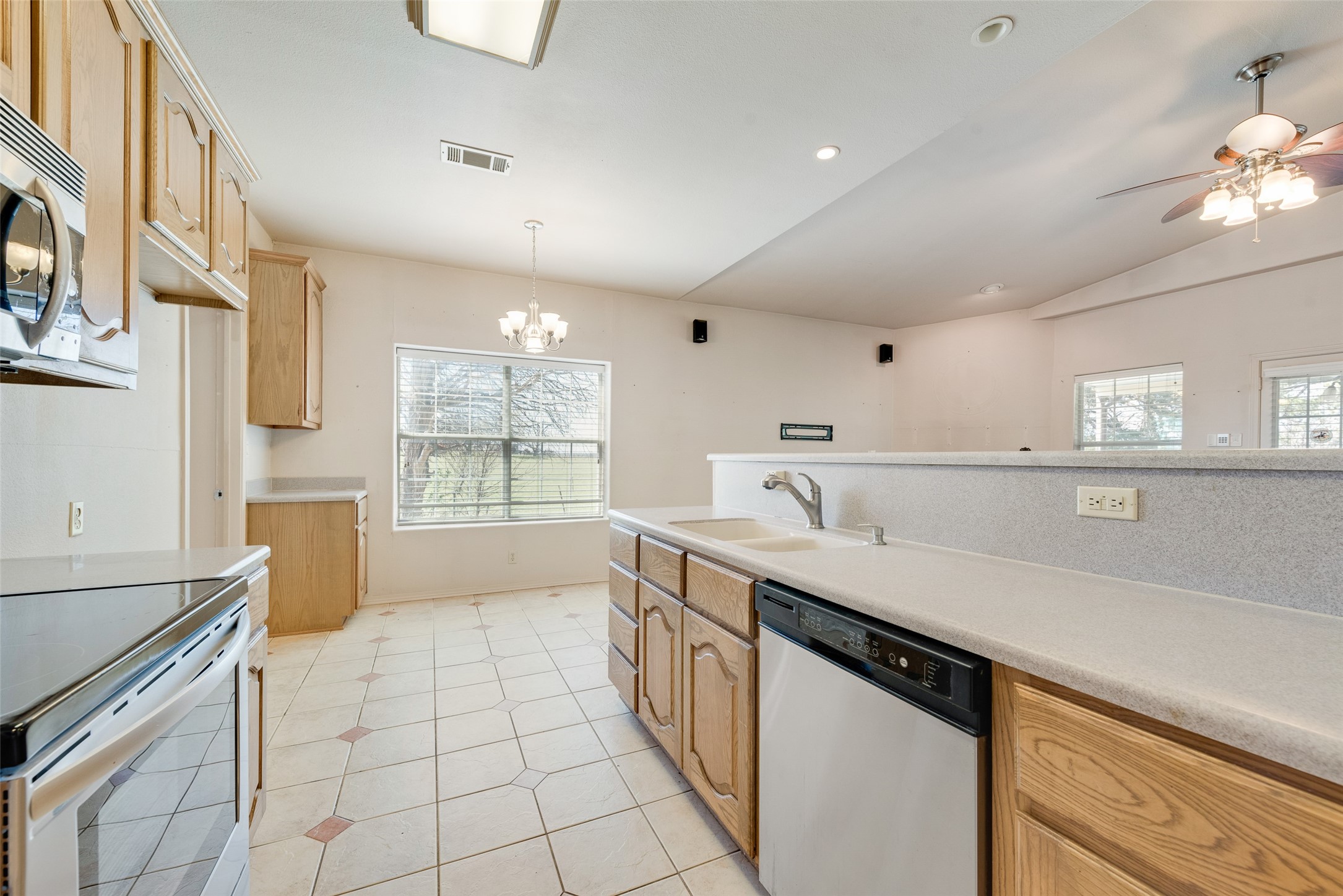 9913 Fm 740 Mesquite TX 75126