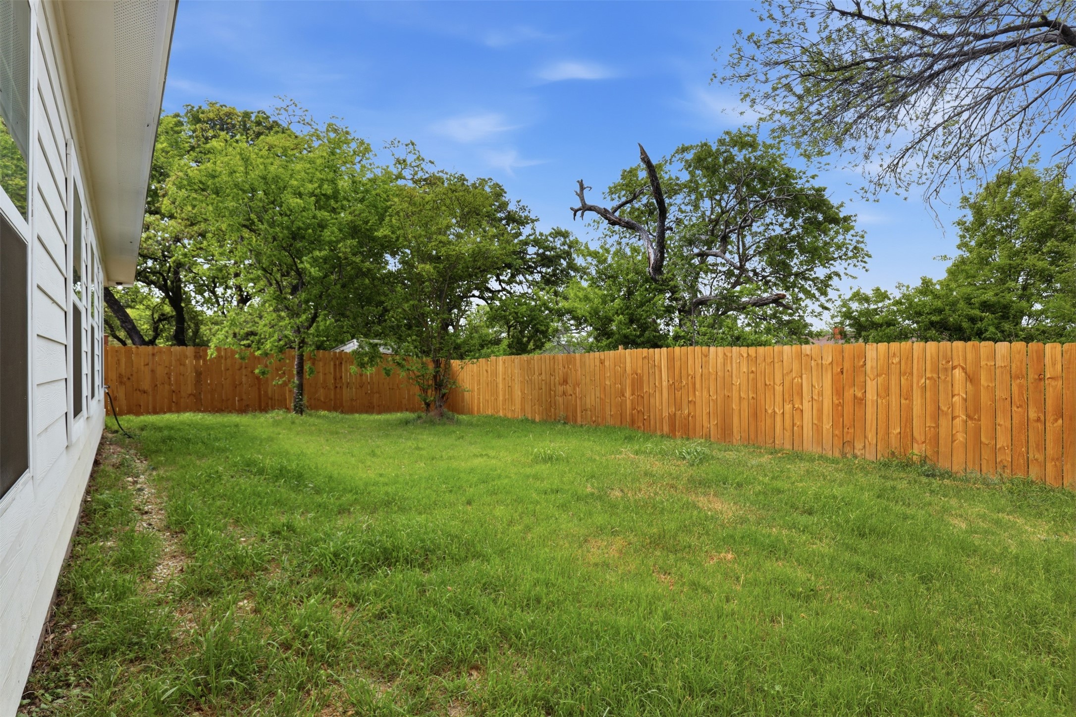2611 Hunting Drive Fort Worth TX 76119