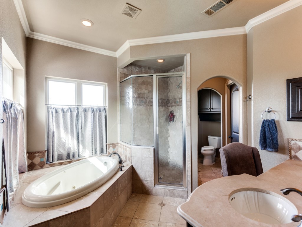 1608 Rivercrest Court Fort Worth TX 76107