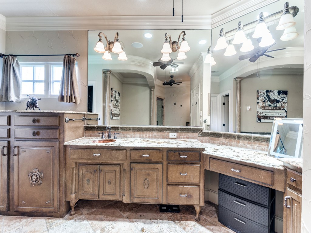 1608 Rivercrest Court Fort Worth TX 76107