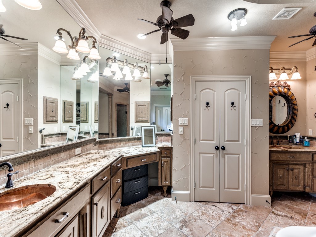 1608 Rivercrest Court Fort Worth TX 76107