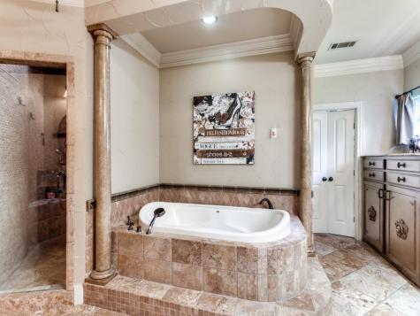 1608 Rivercrest Court Fort Worth TX 76107
