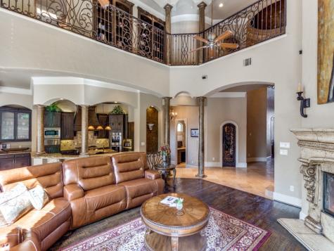 1608 Rivercrest Court Fort Worth TX 76107