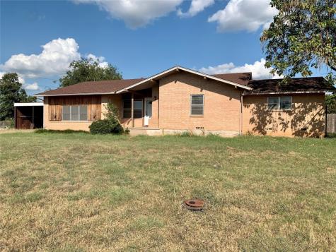 1222 Clay Street Nocona TX 76255