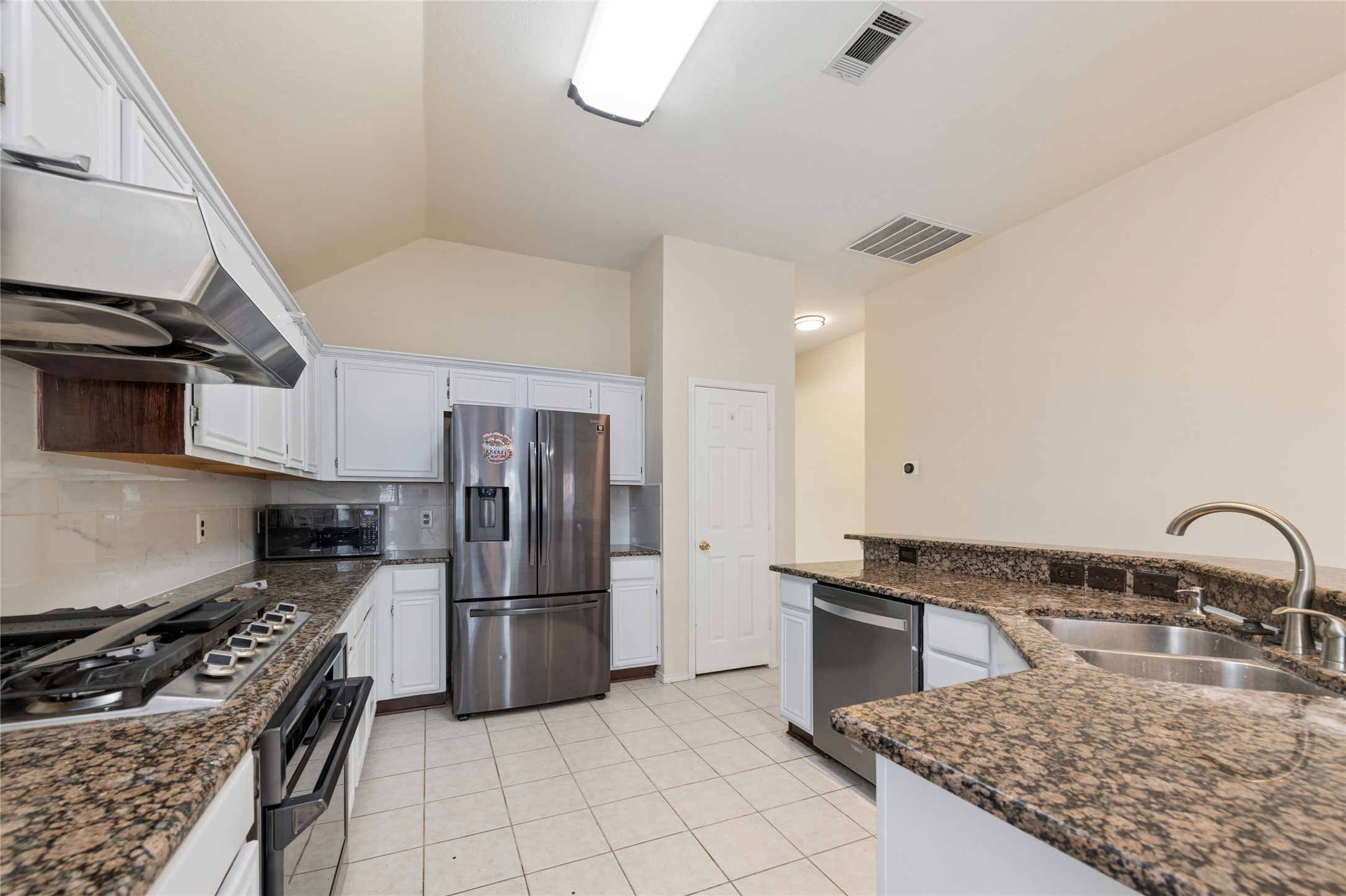 207 Meredith Court Irving TX 75063