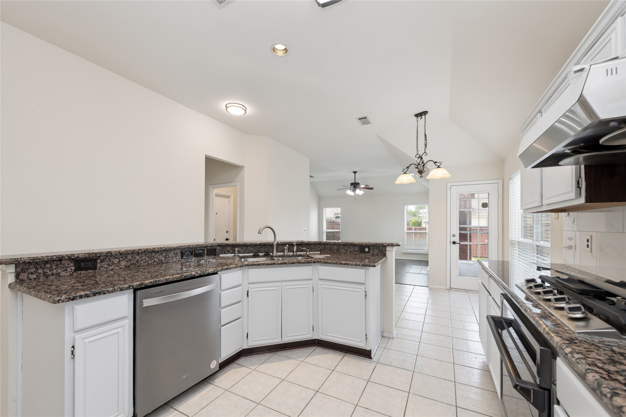 207 Meredith Court Irving TX 75063