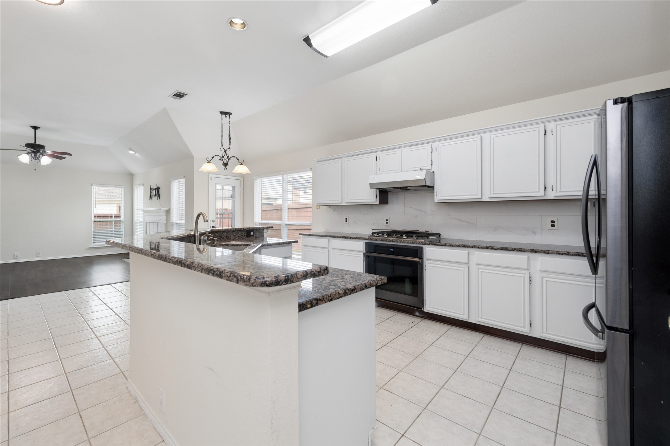207 Meredith Court Irving TX 75063